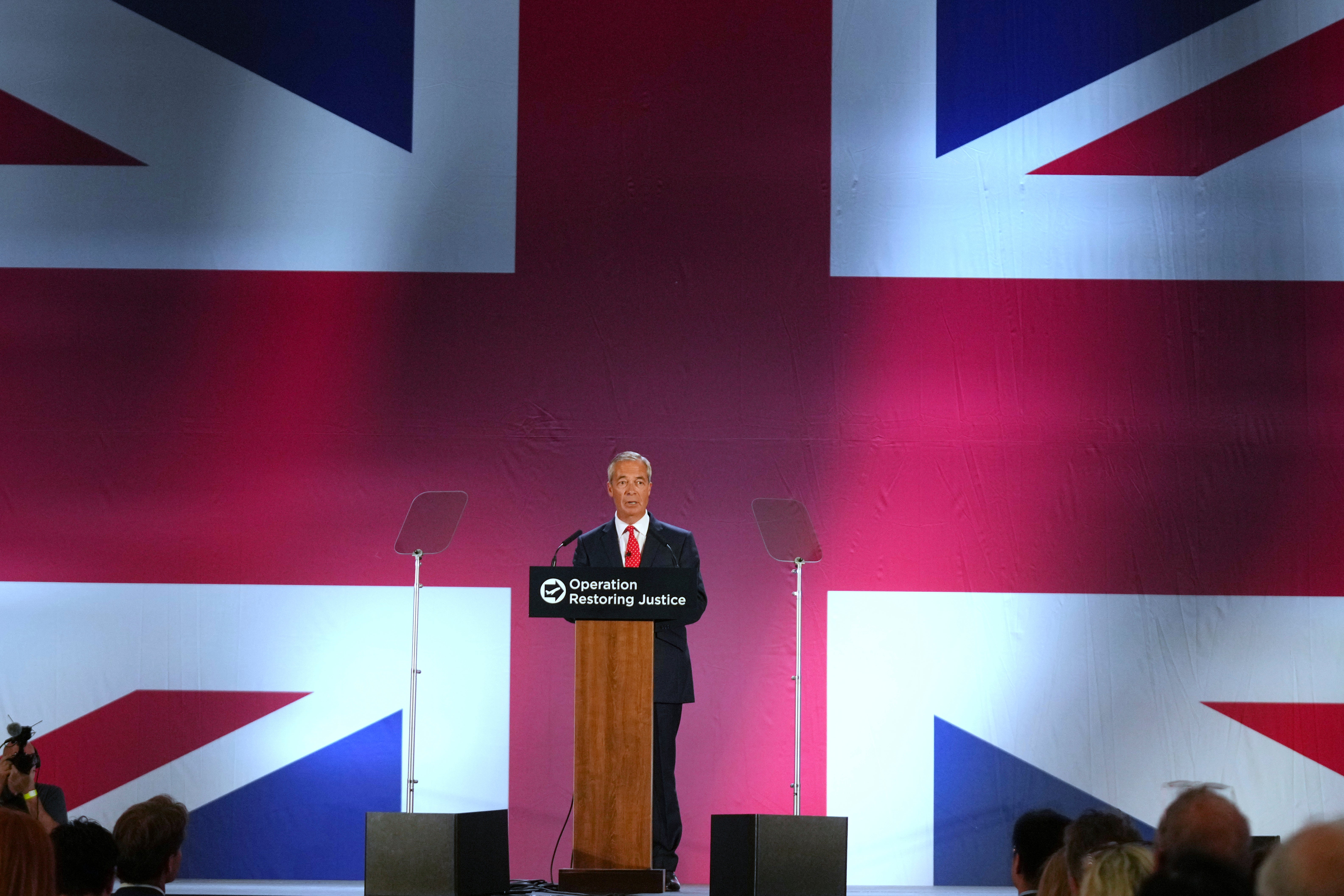 REINO UNIDO-MIGRANTES-FARAGE