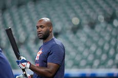 Yordan Álvarez regresa con los Astros después de tres meses y medio fuera por lesión