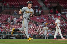Henry Davis y Bryan Reynolds guían a Piratas a victoria 8-3 ante Cardenales