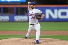 McLean lanza 8 entradas y Mets blanquean 6-0 a Filis para barrerlos en 3 juegos
