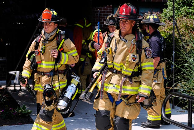 EEUU-BOMBEROS-EQUIPO SIN CARCINÓGENOS
