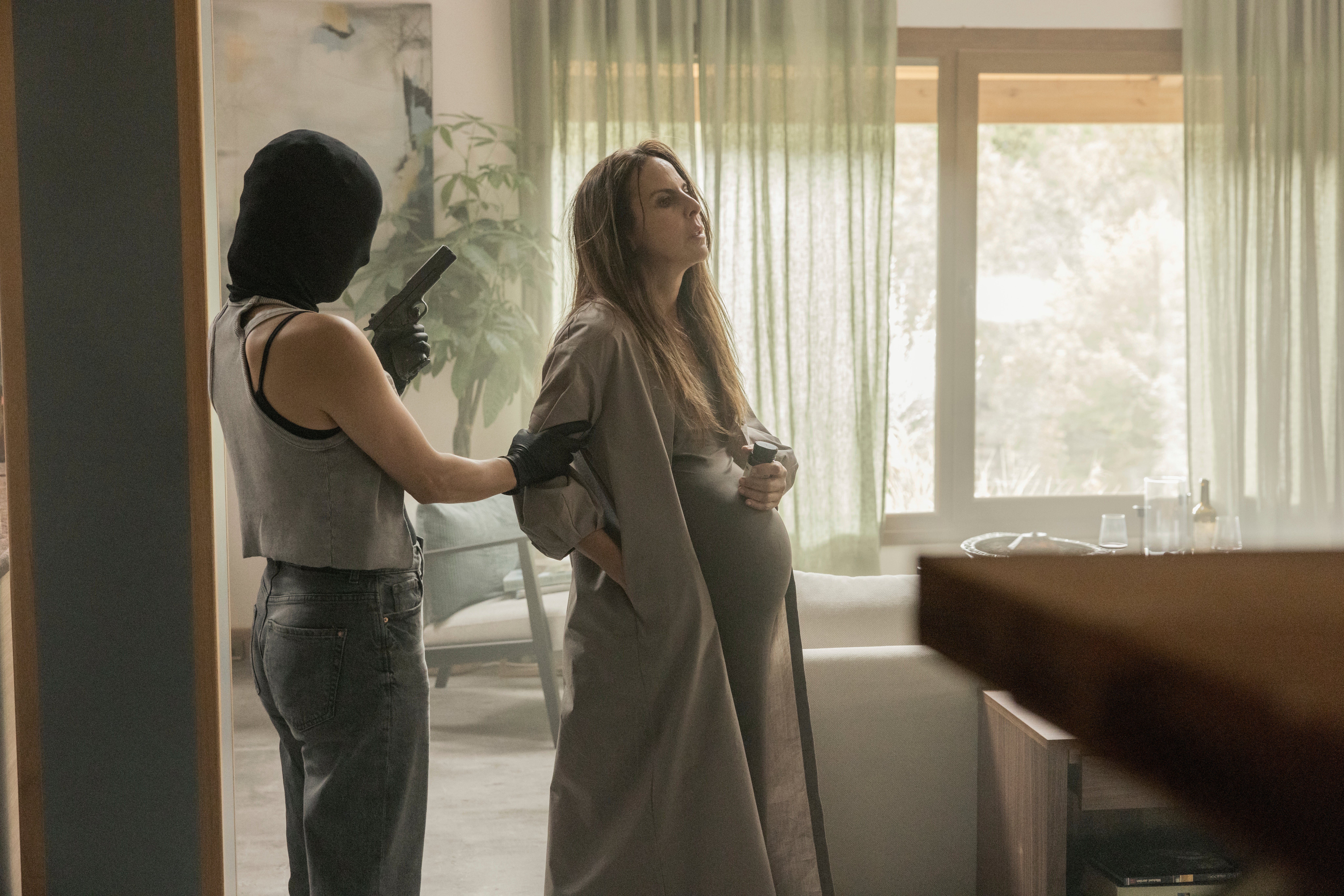 Kate del Castillo lleva la angustia del embarazo al máximo en “Instintos”