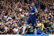 Chelsea recibe ayuda del VAR en victoria 2-0 sobre Fulham en la Premier League