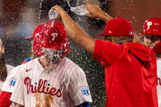 Turner impulsa 2 con sencillo en la 10ma y Filis vencen 3-2 a Bravos