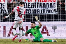 Yamal anota penalti pero Barcelona necesita a Joan García para empatar ante Rayo Vallecano