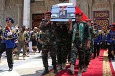 Yemeníes lloran al primer ministro hutí y funcionarios asesinados por Israel