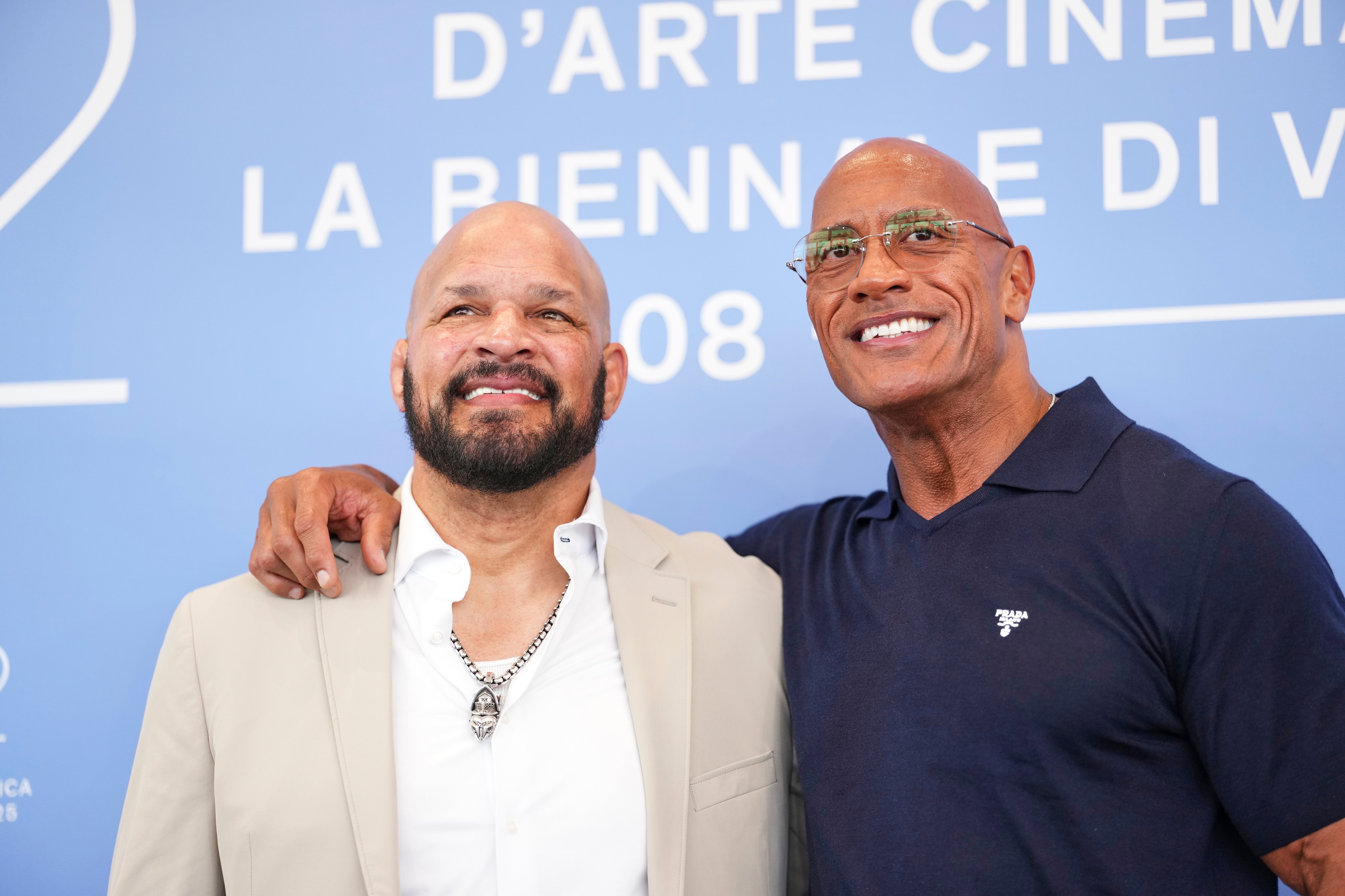Mark Kerr y Dwayne “La Roca” Johnson promocionan la película en Venecia