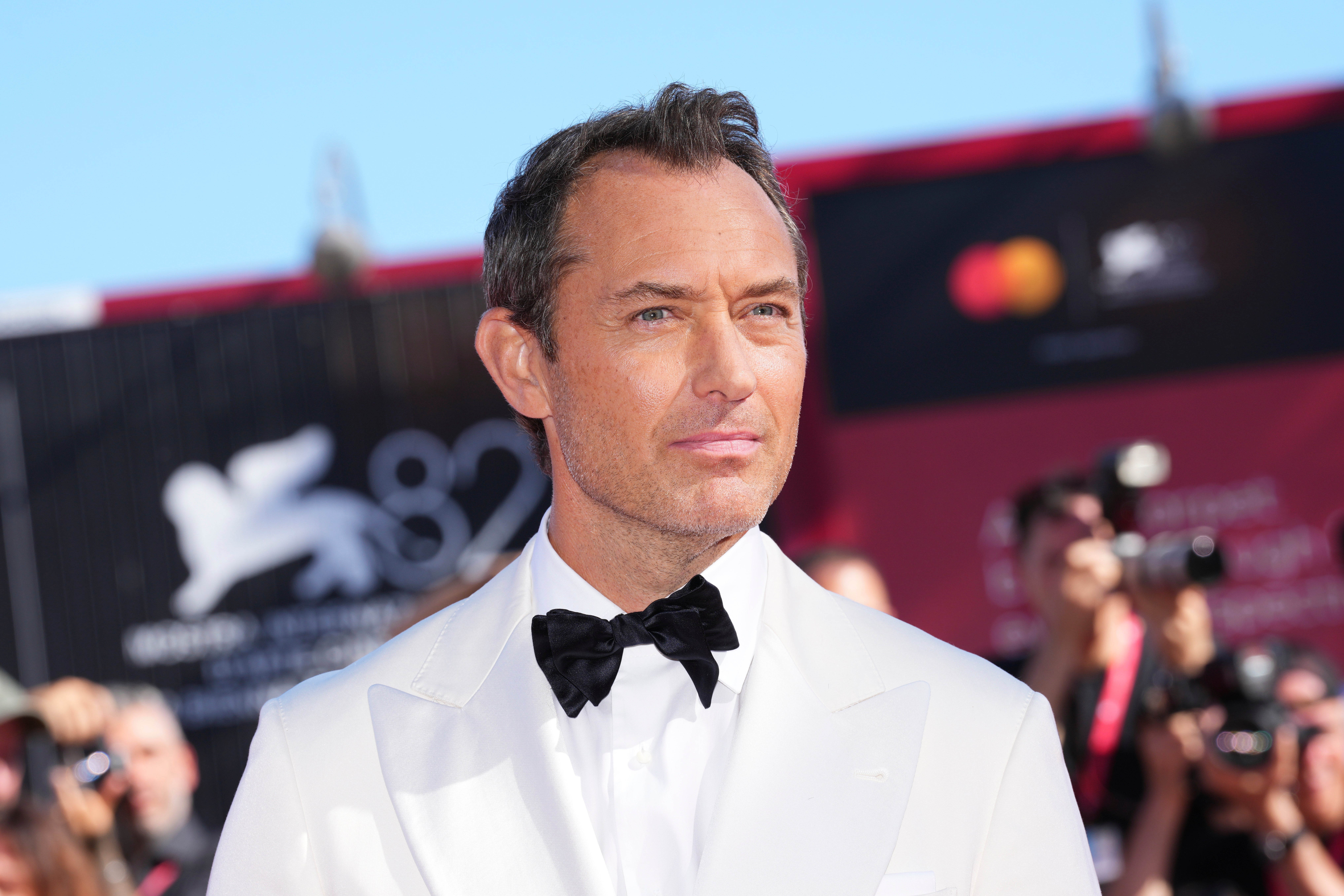 Jude Law interpreta a Putin en "The Wizard of the Kremlin" estrenada en Venecia