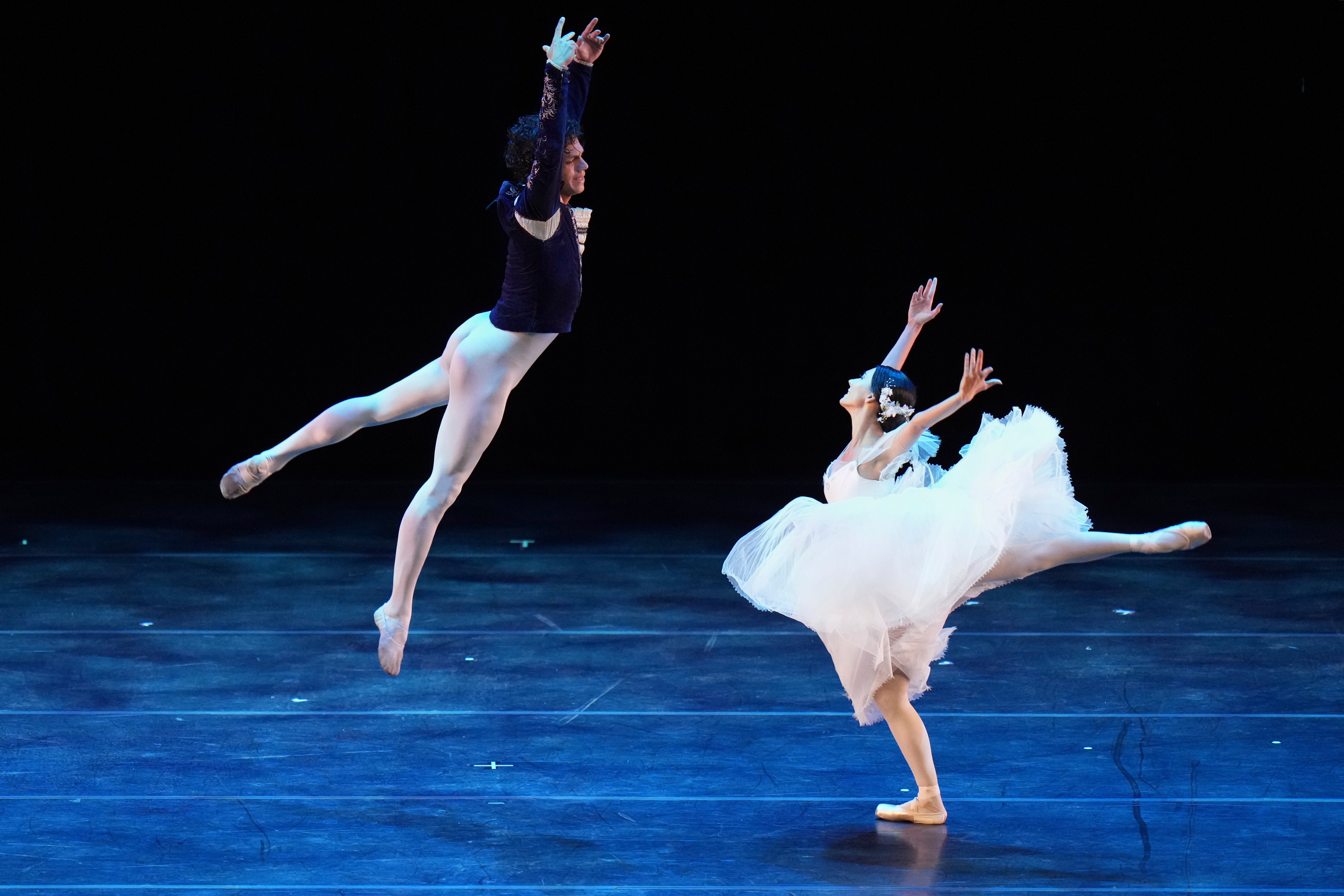 DESPERTARES-ISAAC HERNÁNDEZ-FOTOGALERÍA