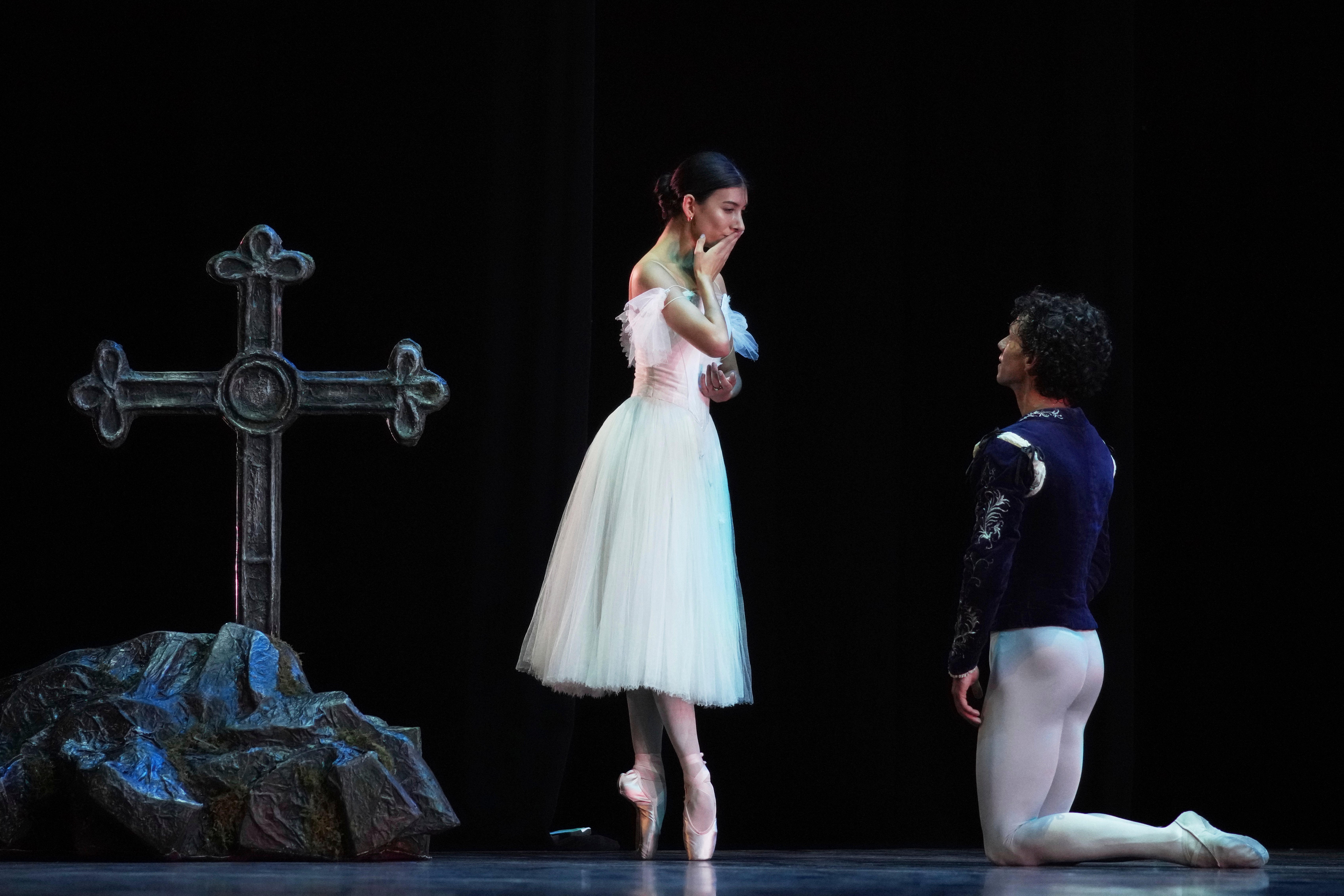 DESPERTARES-ISAAC HERNÁNDEZ-FOTOGALERÍA