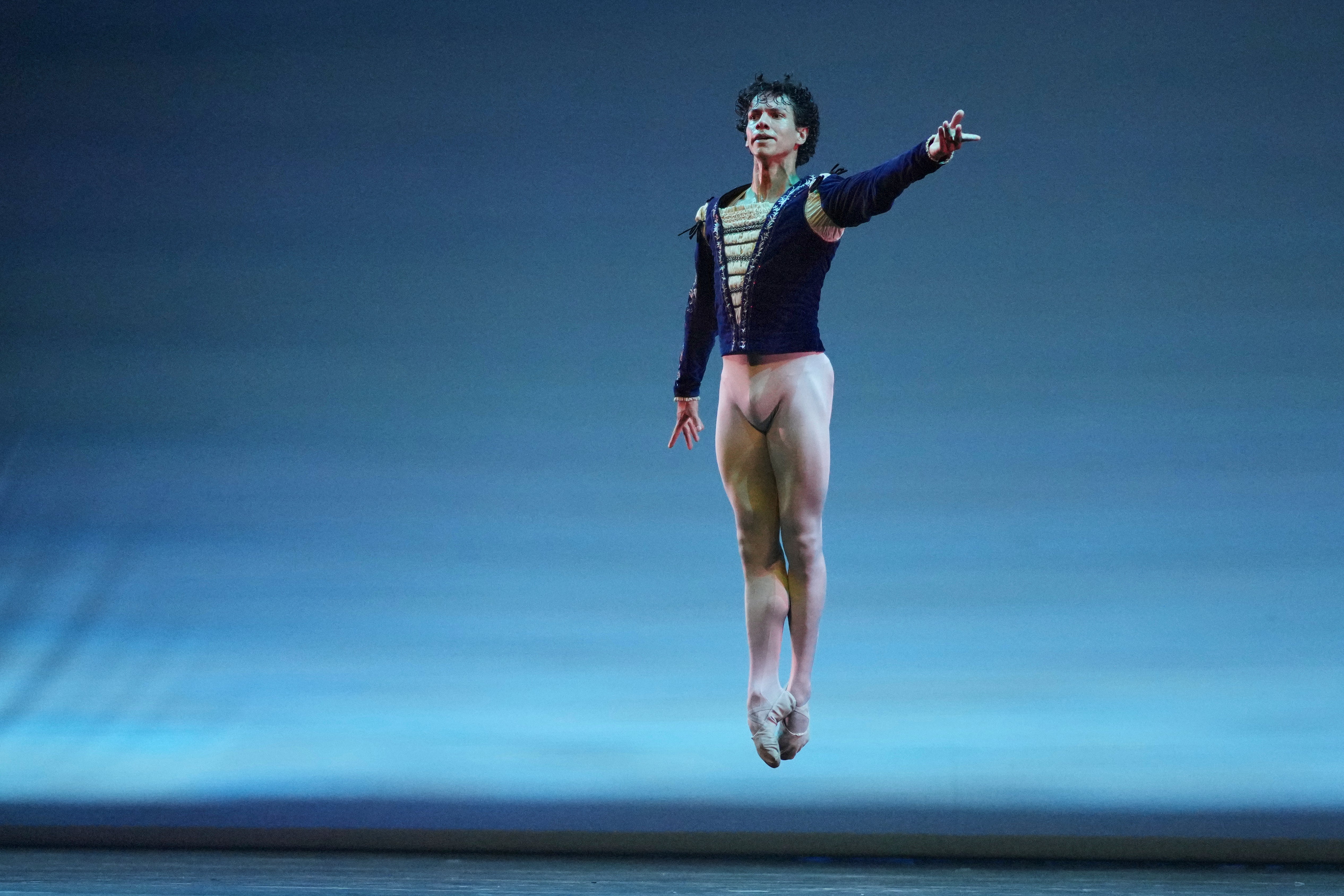 DESPERTARES-ISAAC HERNÁNDEZ-FOTOGALERÍA