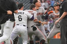 Freeland, Chapman y Adames expulsados tras el 30º jonrón de Devers; Gigantes vencen a Rockies