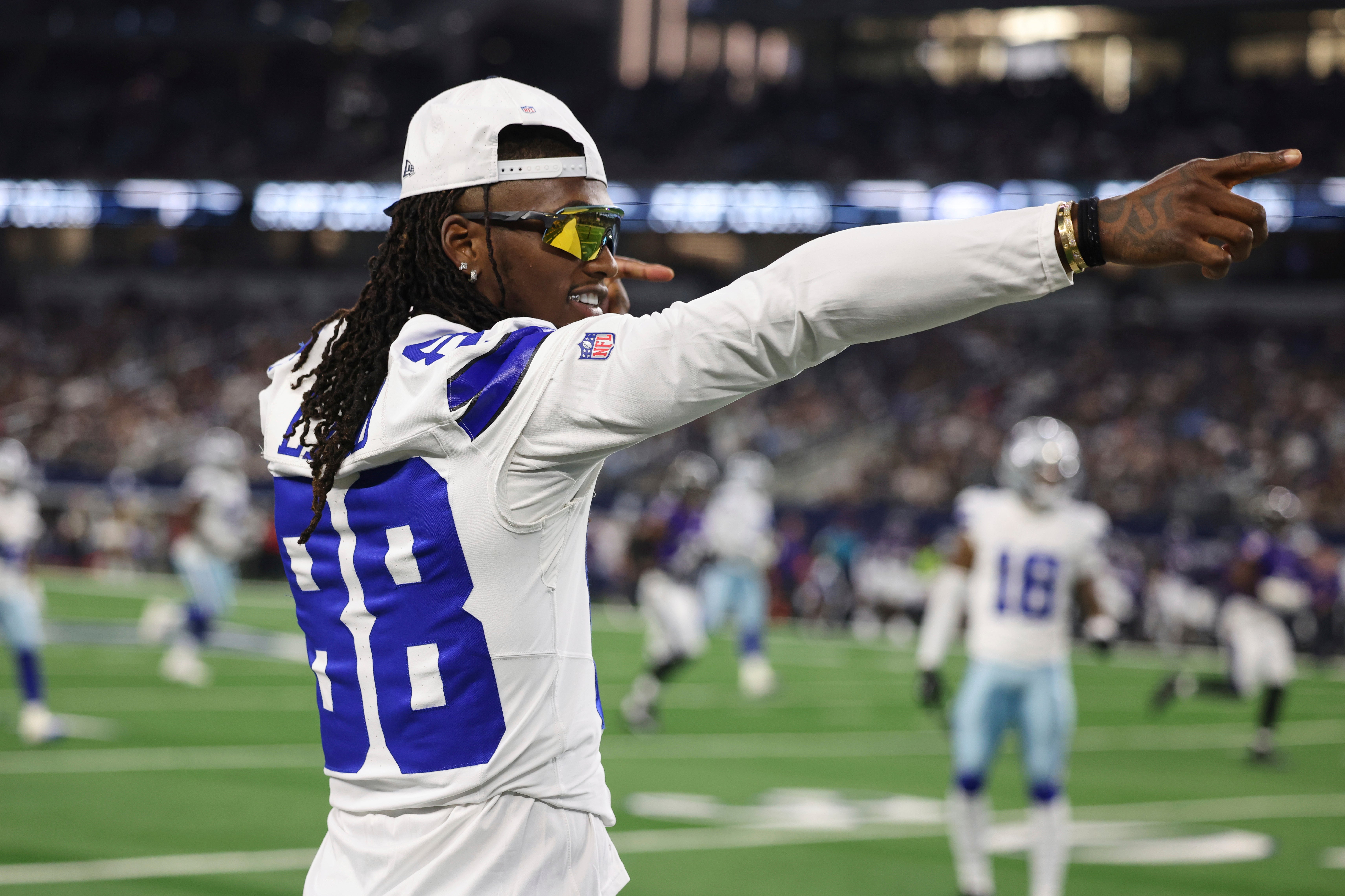 COWBOYS-EAGLES PANORAMA