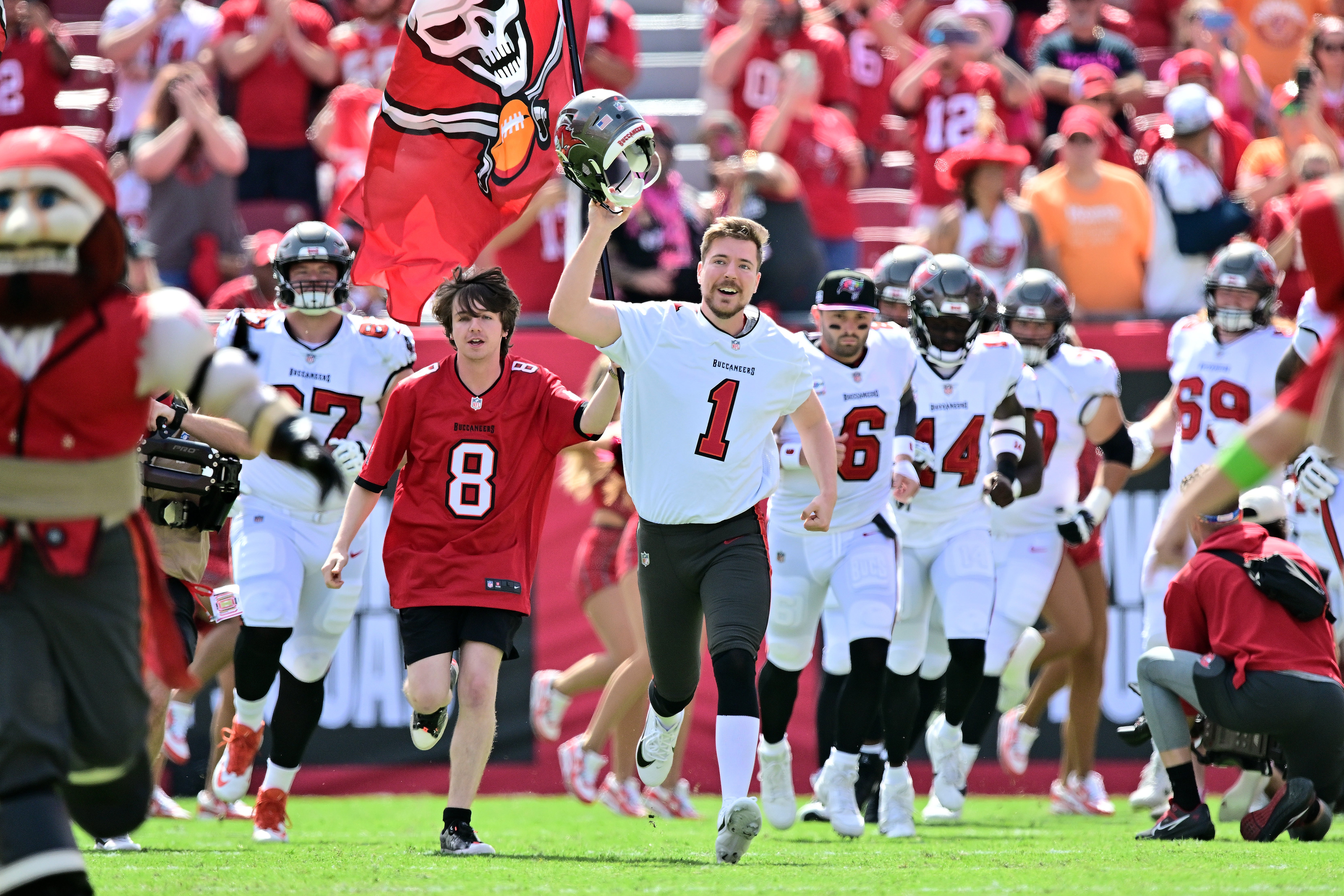 MrBeast afirmó que había “comprado la NFL” en un video viral.