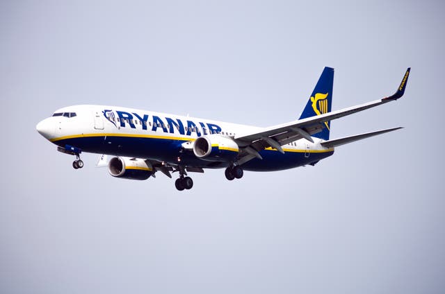 <p>Ryanair cancelará 36 conexiones directas con la España regional y Canarias</p>
