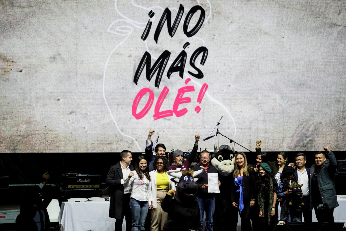 Corte deja en firme prohibición de corridas de toros en Colombia e incluye las peleas de gallos