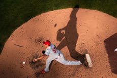 Ranger Suárez brilla y Filis vencen 2-0 a Cerveceros para ganar serie entre líderes divisionales