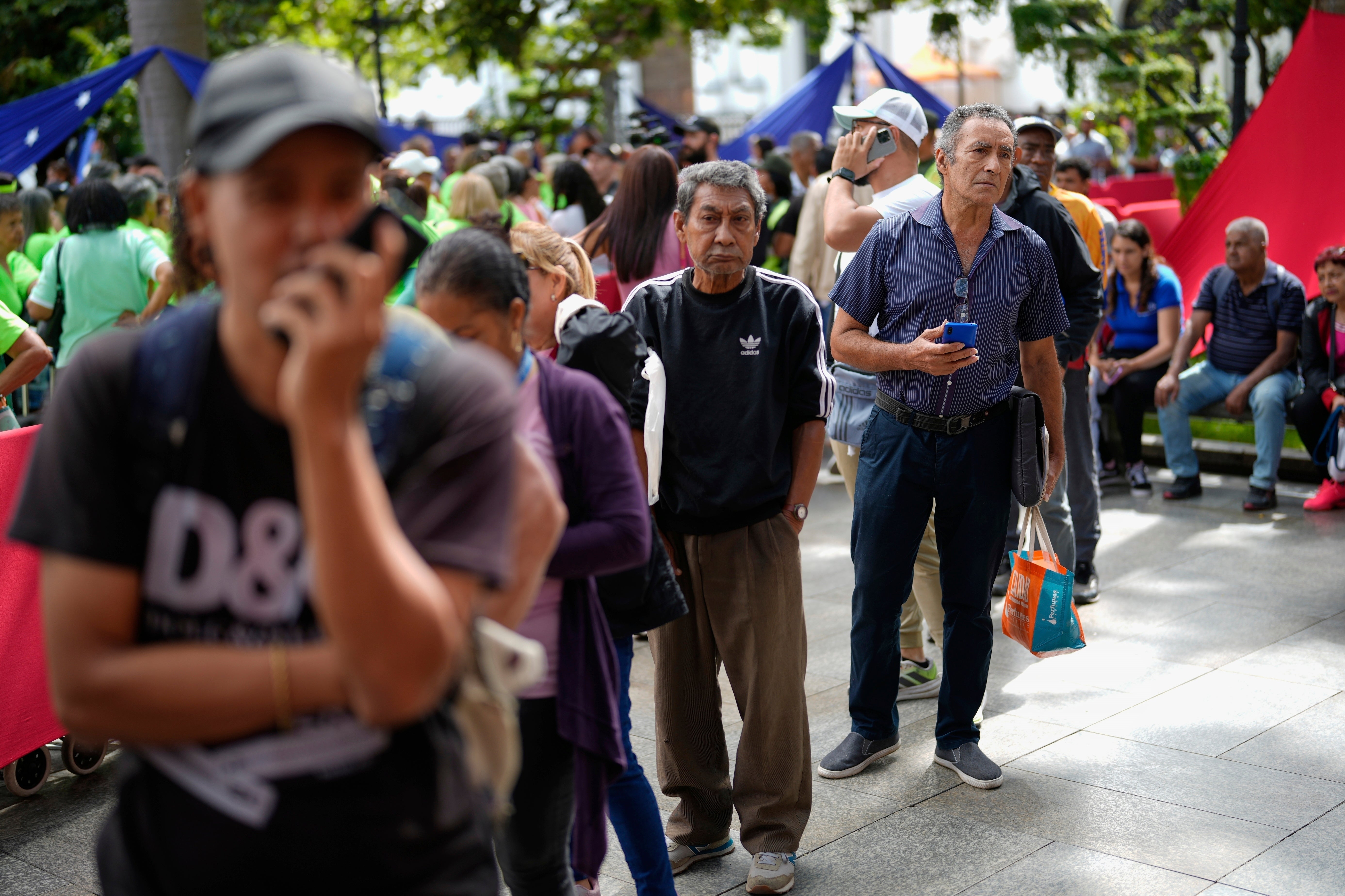 Venezuela: Convoca a nuevos milicianos para que comiencen su formación en medio de tensión con EEUU