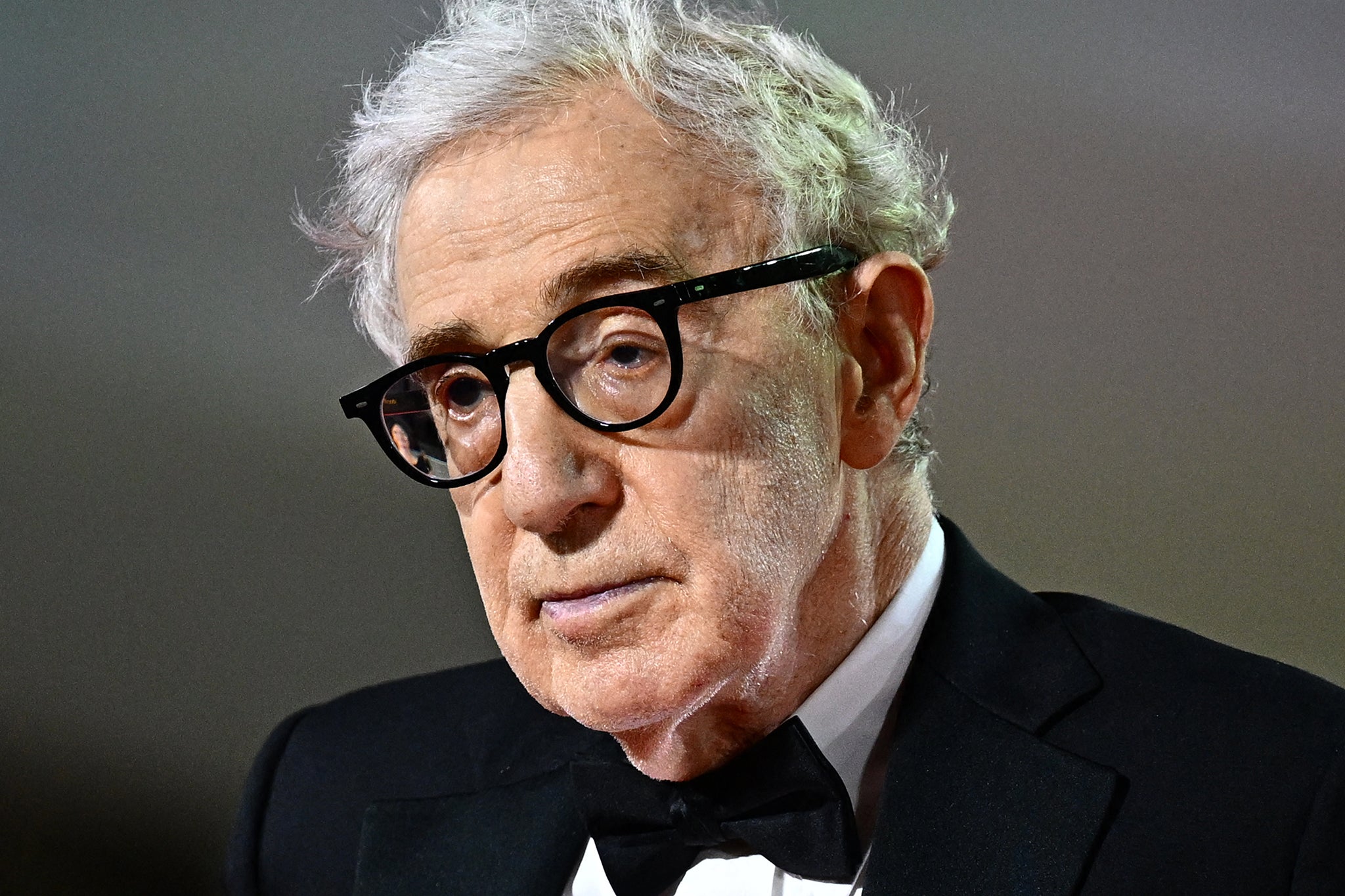Woody Allen asiste al estreno de su última película, Golpe de suerte, en el Festival de Venecia 2023
