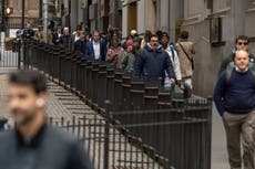 Contratación se estanca en EEUU; empresas dudan en expandirse ante incertidumbre económica