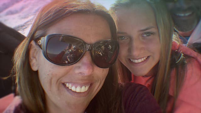 <p>Kendra y Lauryn Licari en ‘Número Desconocido’</p>
