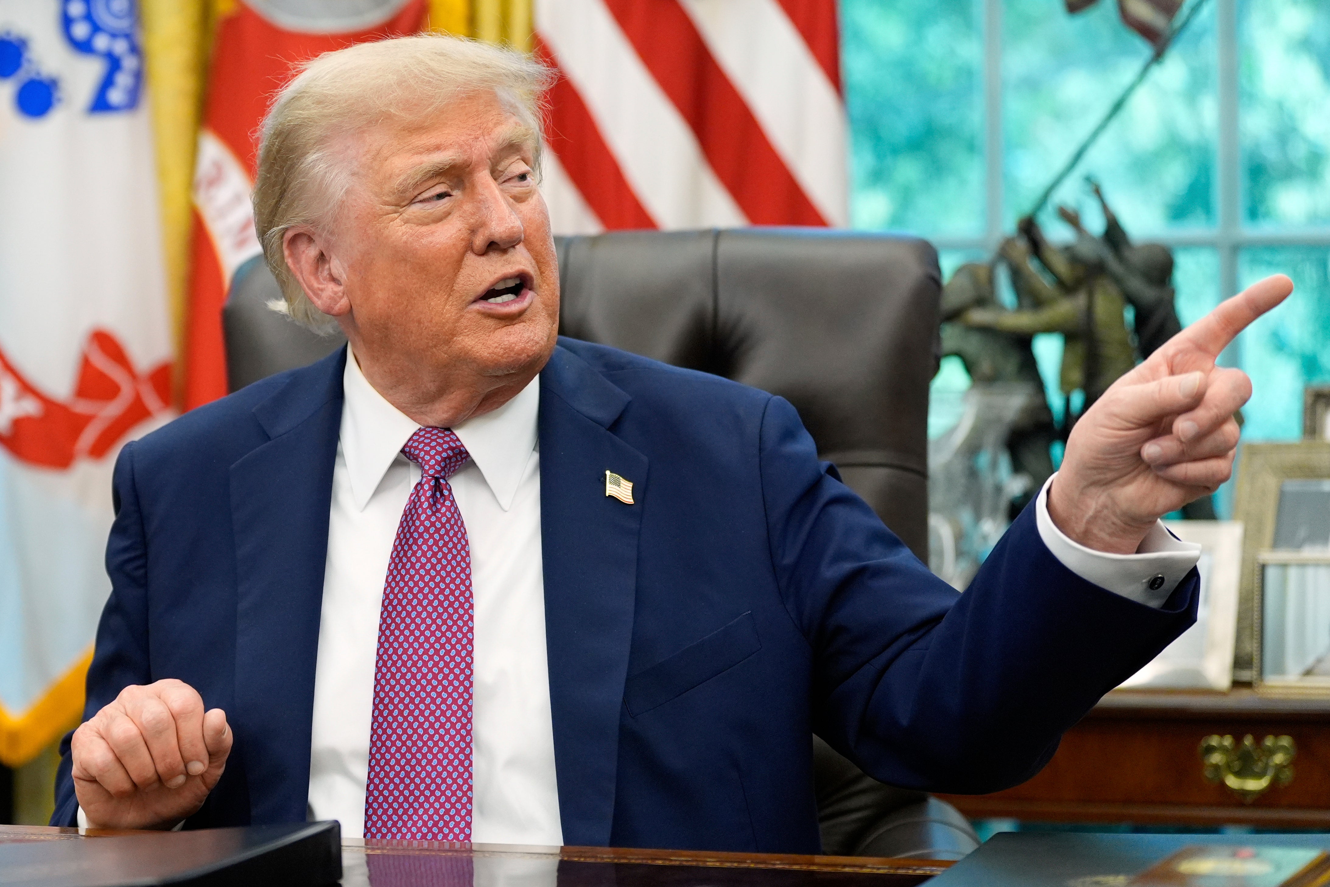 DONALD TRUMP