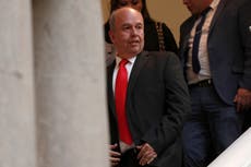 Justicia boliviana ordena que exministro deportado desde EEUU permanezca en prisión preventiva