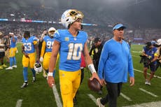 Juego aéreo de Chargers rompe racha de siete derrotas ante Chiefs en Brasil
