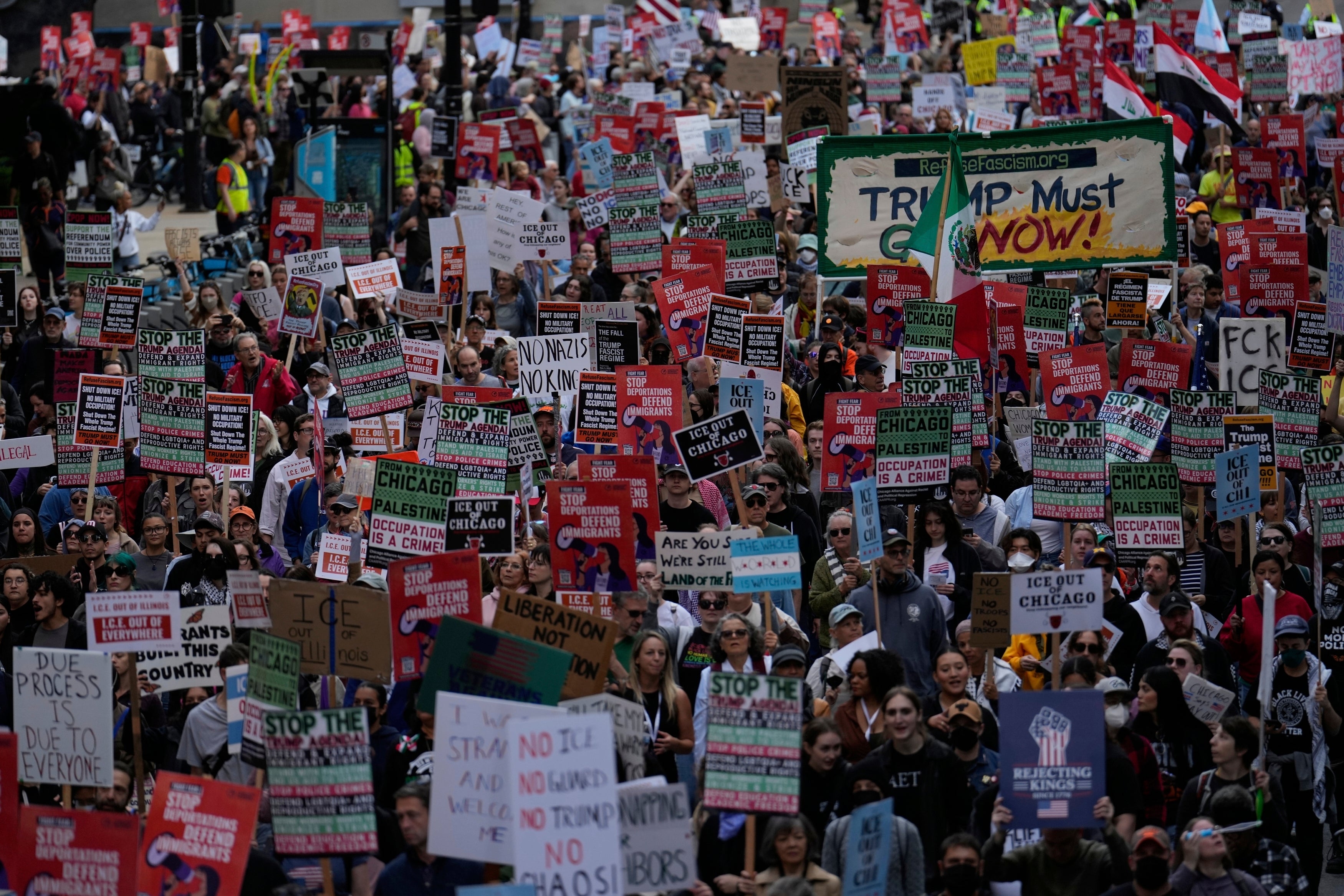 En los últimos días, manifestantes contrarios a la agenda migratoria de Trump salieron a las calles de Chicago