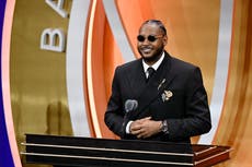 Carmelo dice: 'Sé lo que le di al basquetbol' en noche de lágrimas y recuerdos en Salón de la Fama