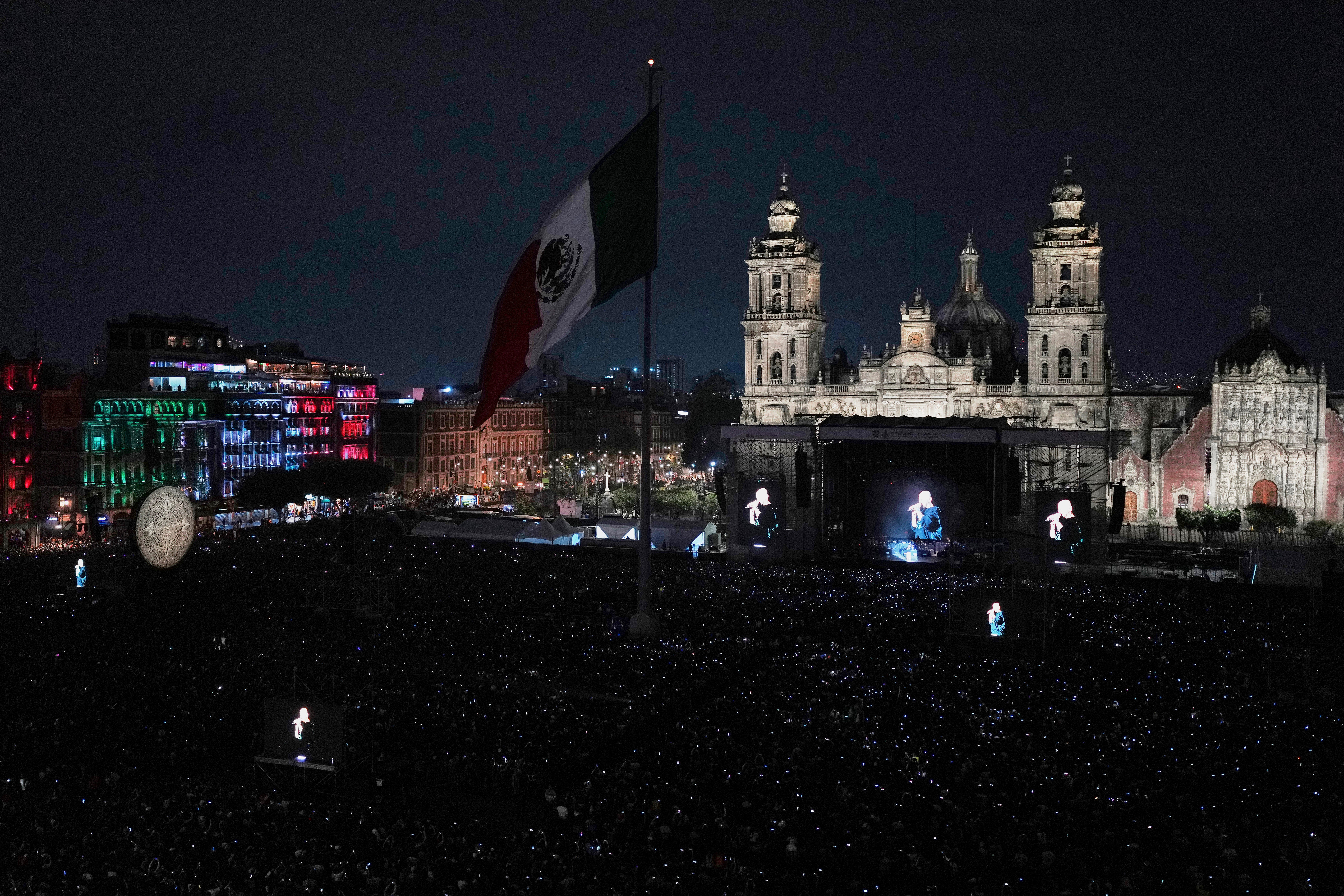MEXICO-RESIDENTE-ZÓCALO