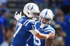 Jones brilla y Colts rompen racha sin ganar en apertura al vencer 33-8 a Dolphins