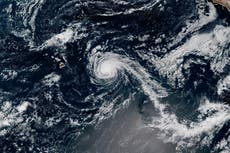 Huracán Kiko se debilita mientras avanza por el Pacífico hacia el norte de Hawai