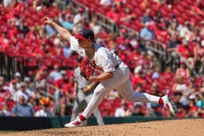 Gray lleva juego sin hits hasta la sexta mientras los Cardenales vencen 4-3 a Gigantes el domingo