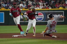 Cora logra su victoria 600 con los Medias Rojas en triunfo 7-4 ante los Diamondbacks