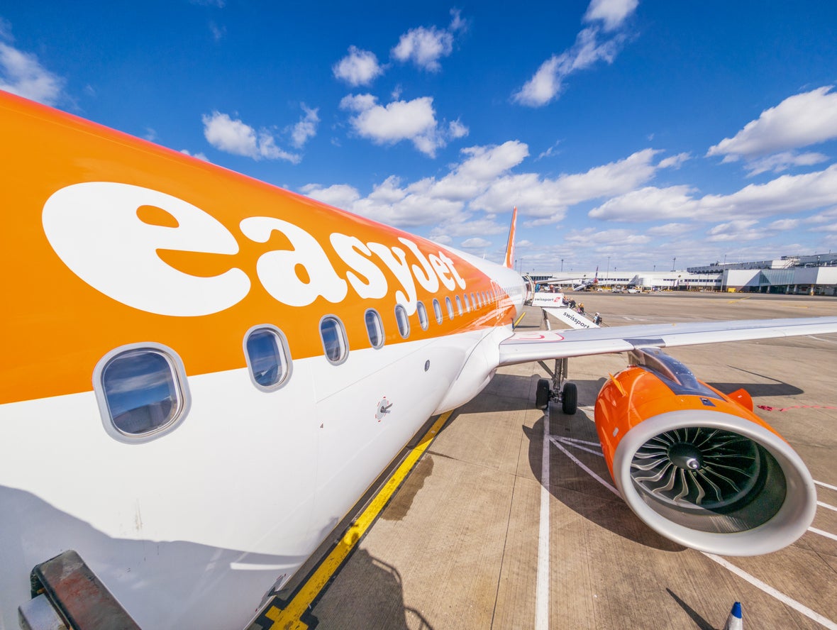 EasyJet dice que el “vuelo no pudo operar debido a un incidente con un pasajero alborotador”