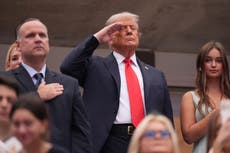 Trump desata especulaciones tras tomar una tableta azul en el US Open