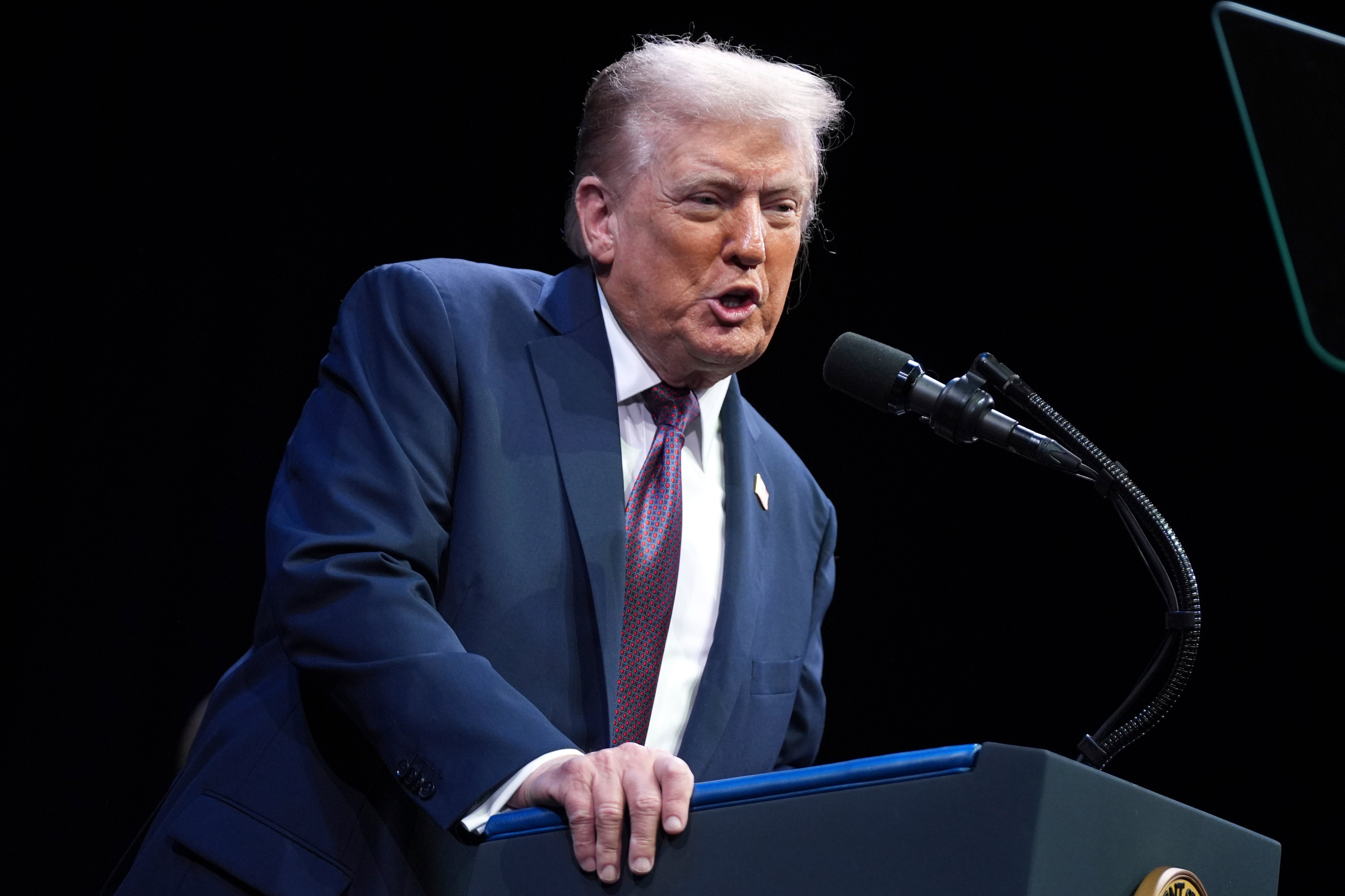 TRUMP AYUDA EXTRANJERA