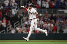 Albies y Olson impulsan a los Bravos a una victoria 4-1 sobre los Cachorros