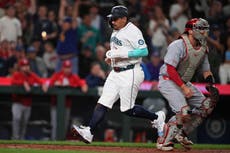 Doble decisivo de Josh Naylor impulsa a Marineros a vencer 4-2 a Cardenales