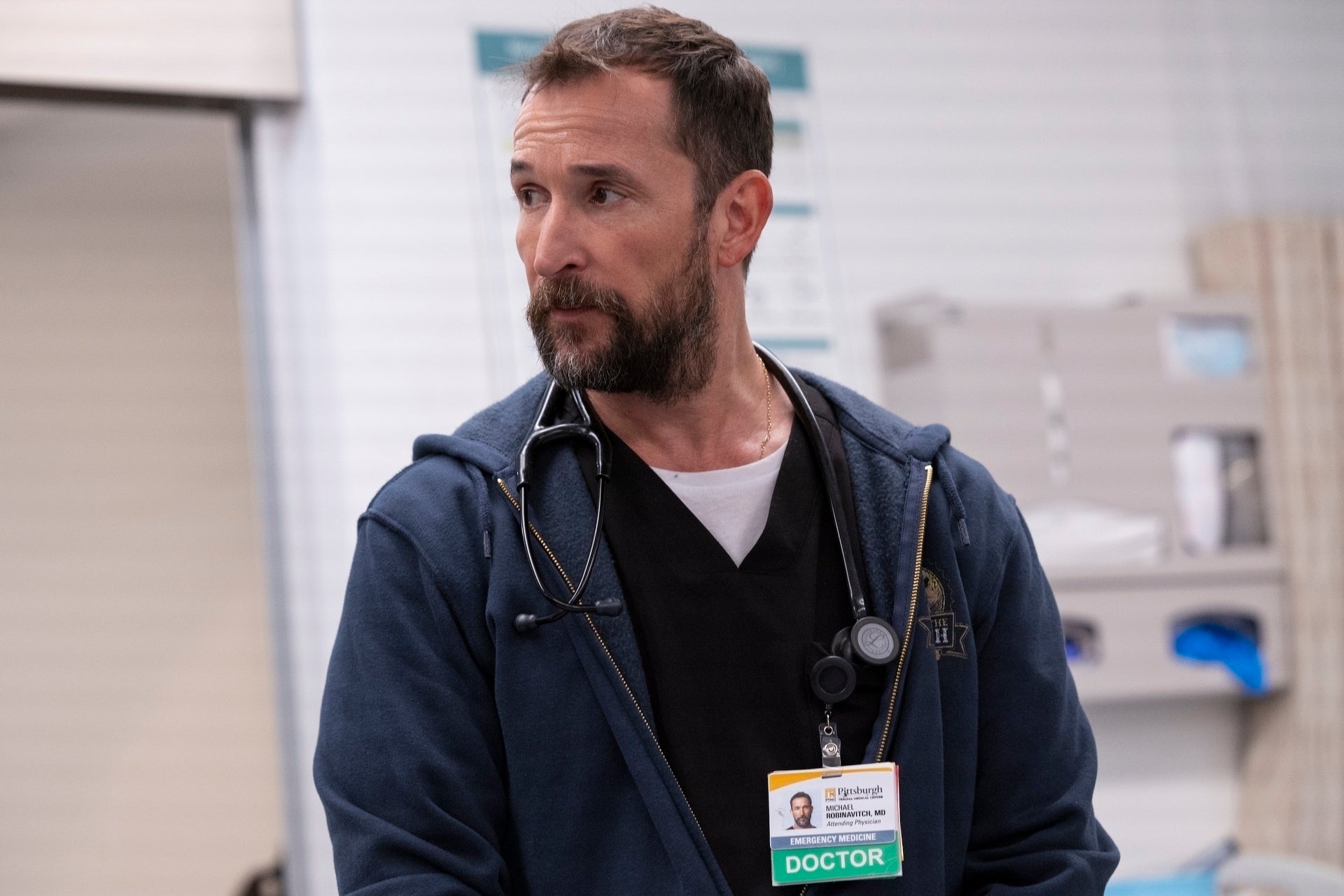 Noah Wyle en una escena de ‘The Pitt’