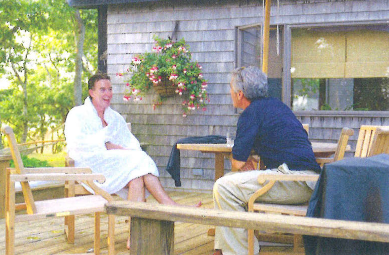 Peter Mandelson (izquierda) con Jeffrey Epstein. Mandelson parece haber llamado a Epstein su “mejor amigo” en una nota de cumpleaños