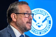 Alto funcionario de inmigración de EEUU defiende norma contra opiniones "antiestadounidenses"