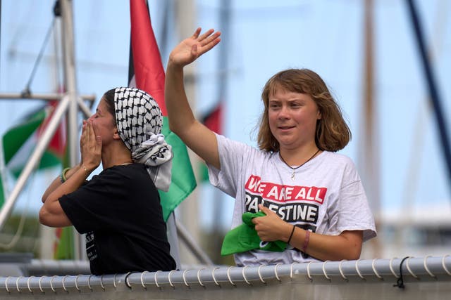 <p>La sospecha de ataque ocurre un día después de que otro barco de la flotilla, en el que viajaba Greta Thunberg, fuera atacado</p>