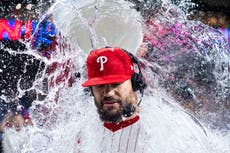 Schwarber conecta su jonrón 50 y Suárez poncha a 12 en triunfo 9-3 de Filis ante Mets