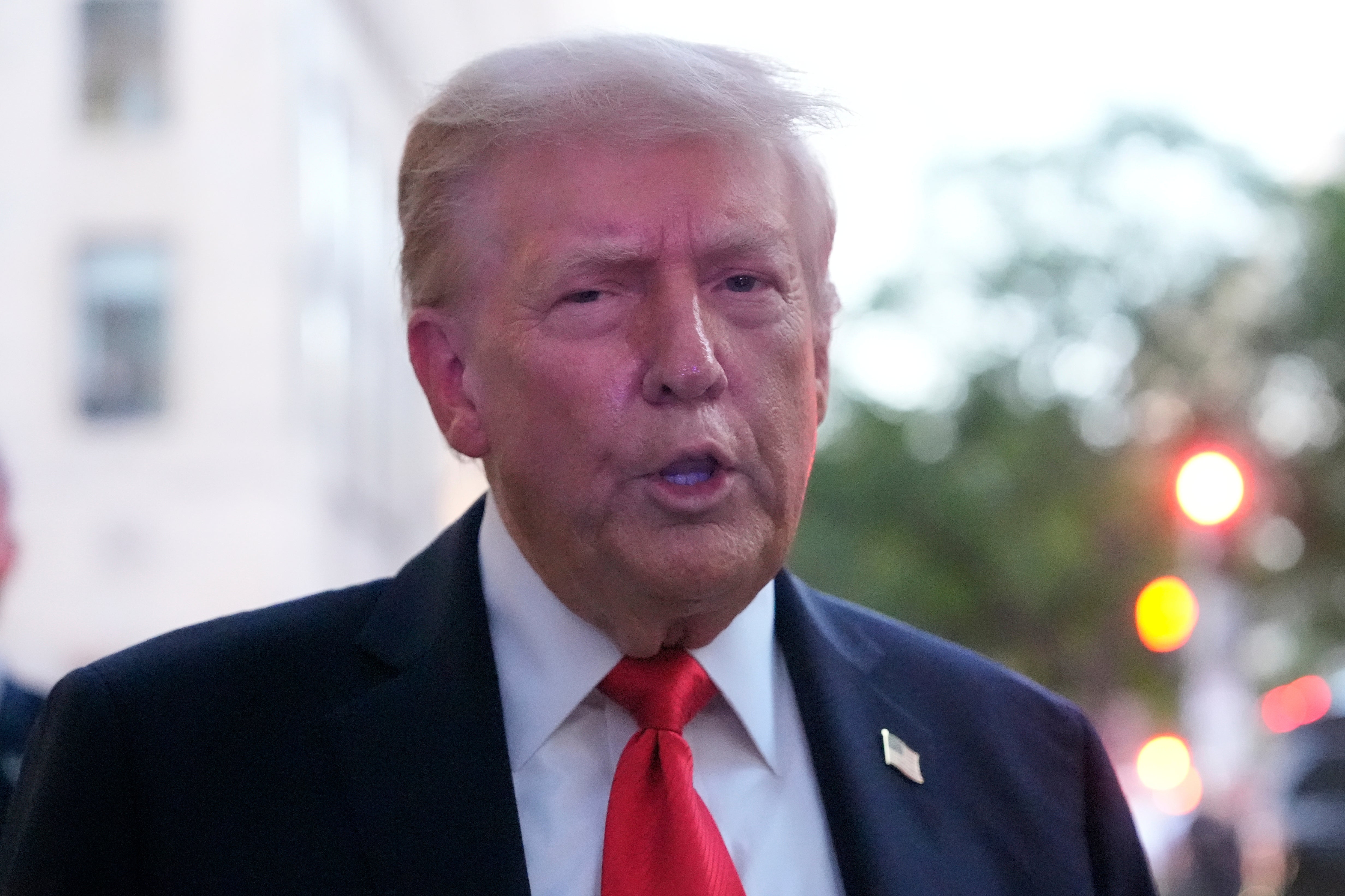 TRUMP-EJÉRCITO