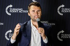 Conservador activista Charlie Kirk baleado en evento universitario en Utah