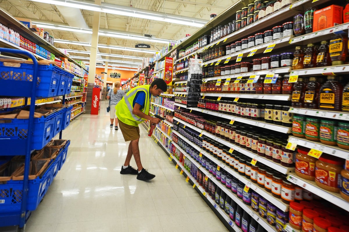 Inflación en EEUU empeoró el mes pasado por el aumento de precios de gasolina, alimentos y vuelos
