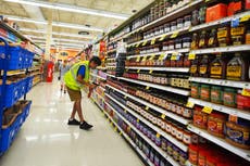 Inflación en EEUU empeoró el mes pasado por el aumento de precios de gasolina, alimentos y vuelos