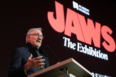 Steven Spielberg celebra el 50º aniversario de "Jaws" en el Museo de la Academia
